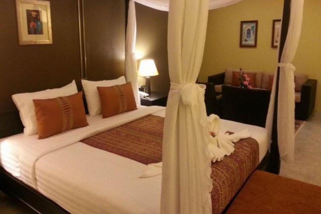 Baan PhuAnda Phuket Hotel Bagian luar foto